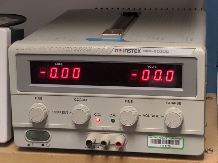 GW Instek GPR-6030D Linear DC Power Supply